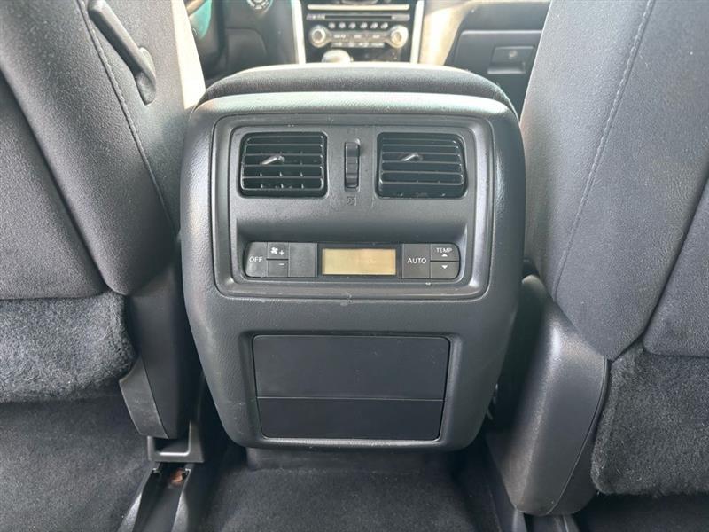 2013 NISSAN PATHFINDER SV