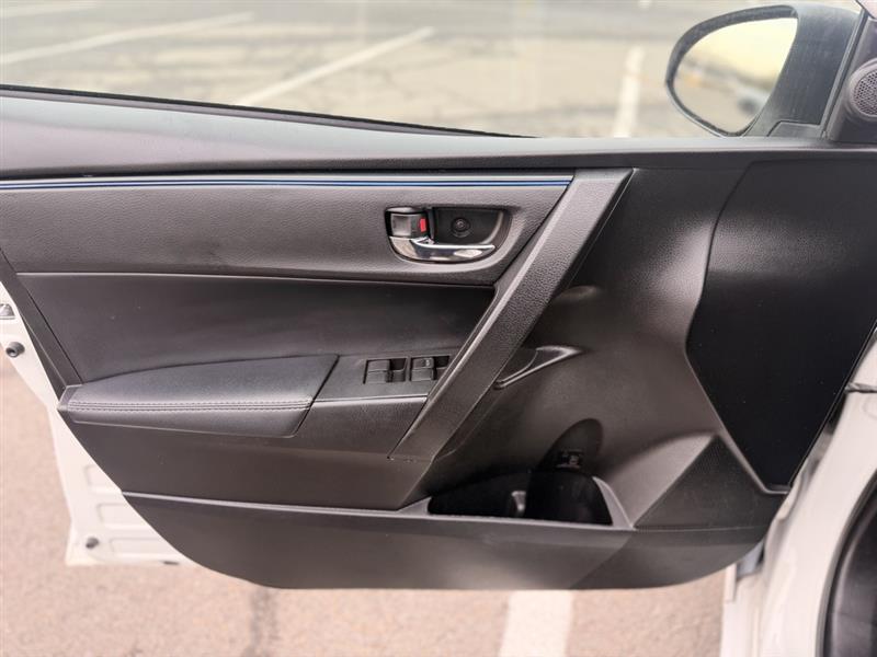 2018 TOYOTA COROLLA SE