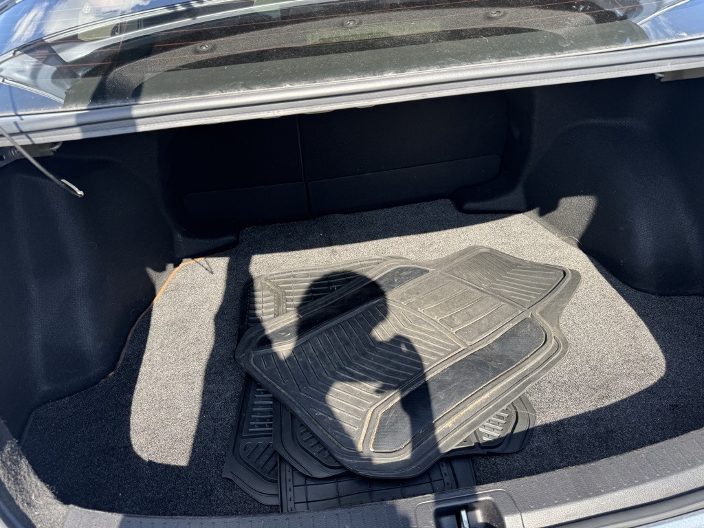 2021 Toyota Corolla LE photo 23
