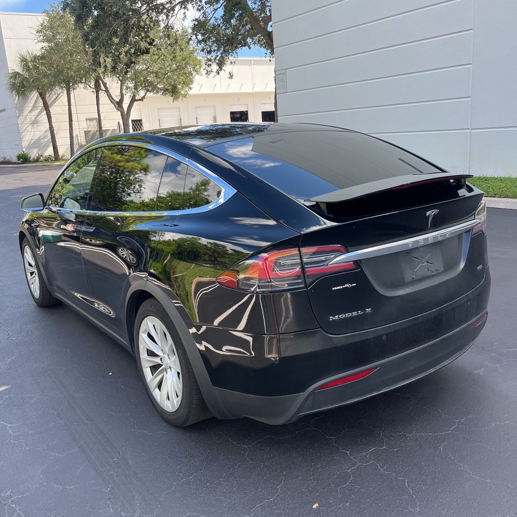 2018 Tesla Model X 75D photo 4