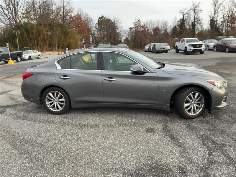 2015 INFINITI Q50 