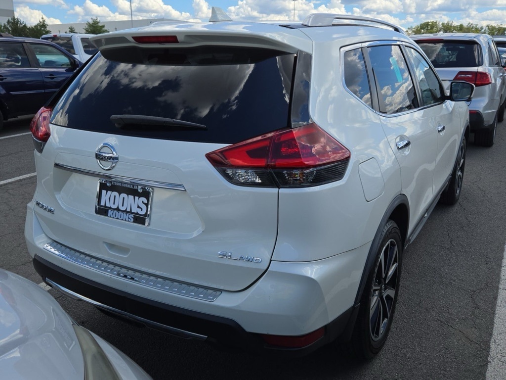 2018 Nissan Rogue SL photo 3