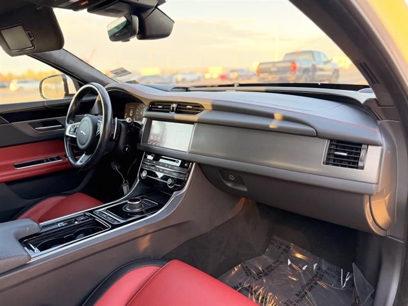 2020 JAGUAR XF 30t Checkered Flag Limited Edition