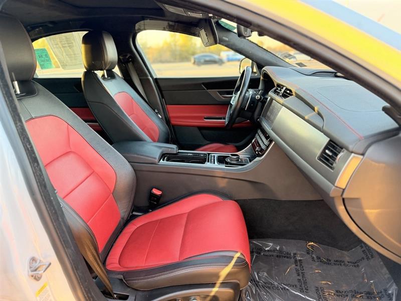 2020 JAGUAR XF 30t Checkered Flag Limited Edition