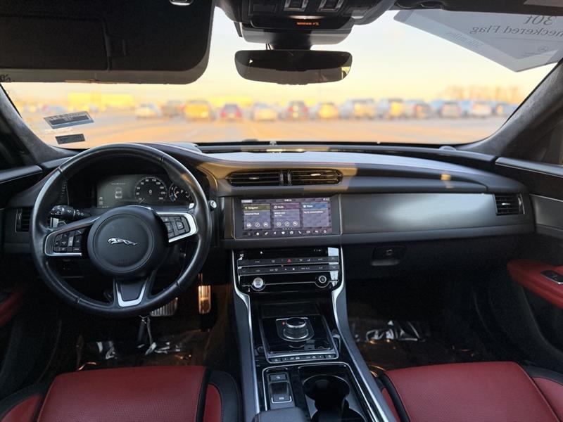 2020 JAGUAR XF 30t Checkered Flag Limited Edition