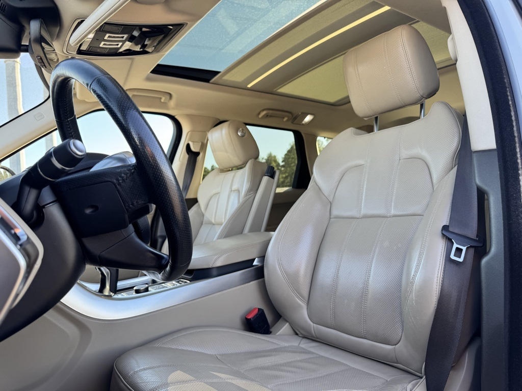 2017 Land Rover Range Rover Sport SuperCharged HSE photo 12