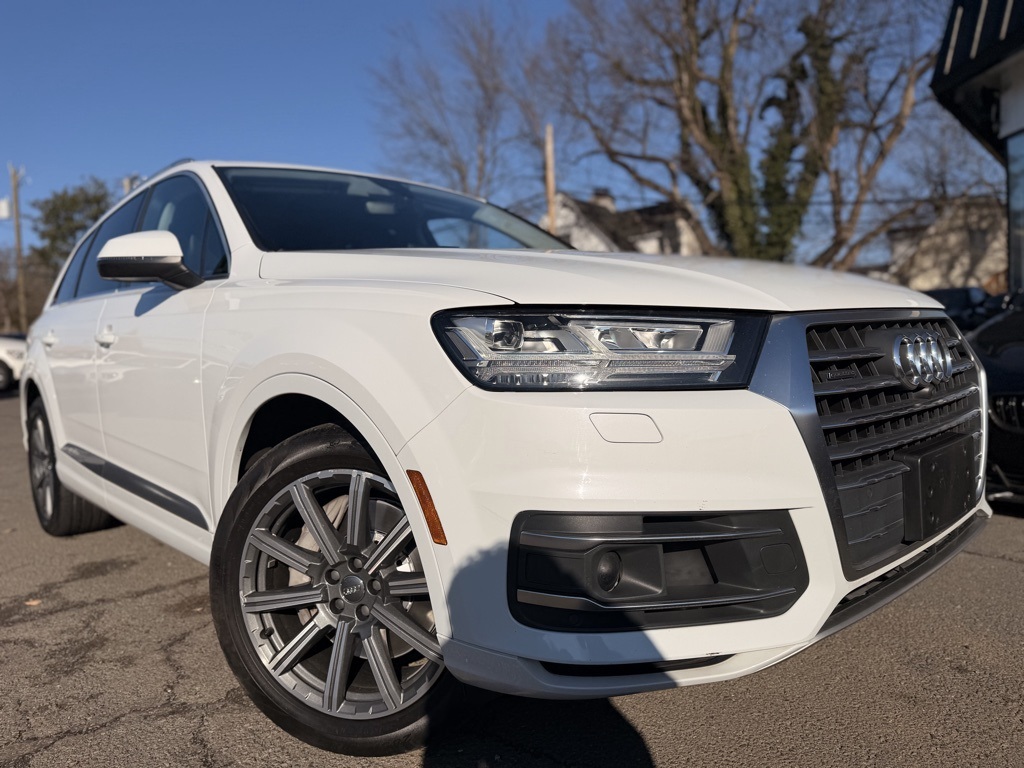 2018 Audi Q7 Premium Plus's photo
