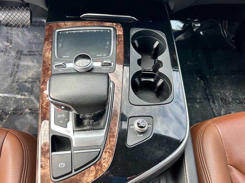 2017 AUDI Q7 PRESTIGE