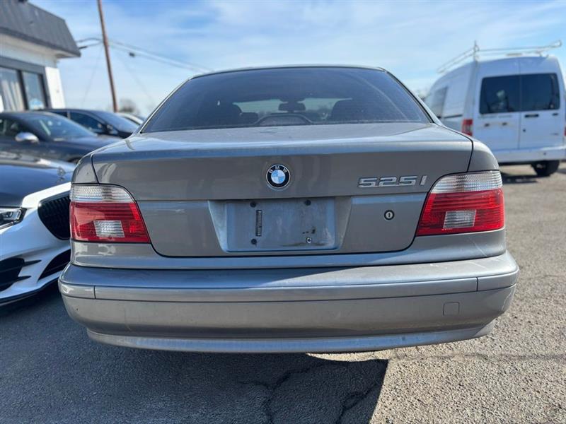 2003 BMW 525I 