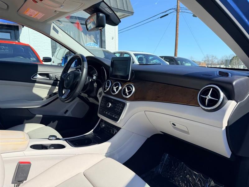 2017 MERCEDES-BENZ GLA250 