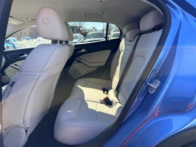 2017 MERCEDES-BENZ GLA250 