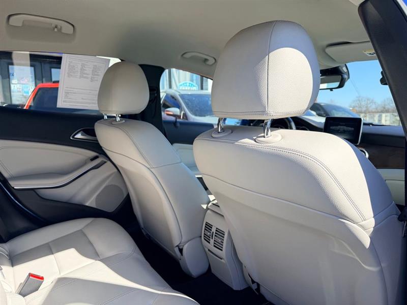 2017 MERCEDES-BENZ GLA250 