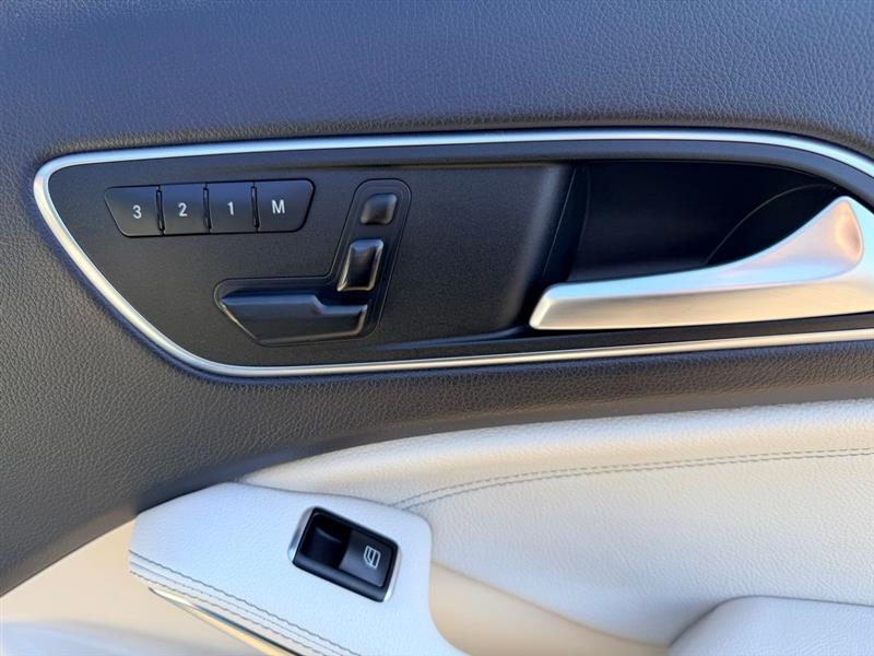 2017 MERCEDES-BENZ GLA250 