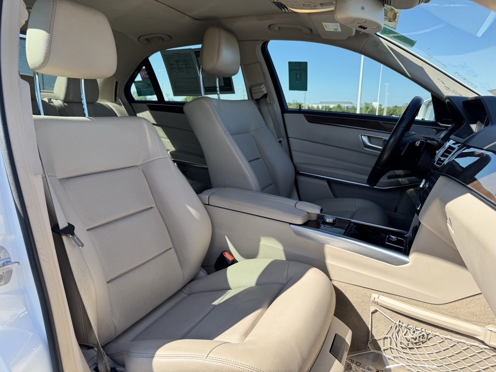 2014 Mercedes Benz E 350 photo 11