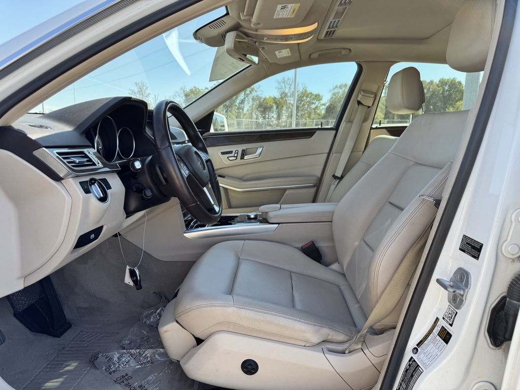 2014 Mercedes Benz E 350 photo 14