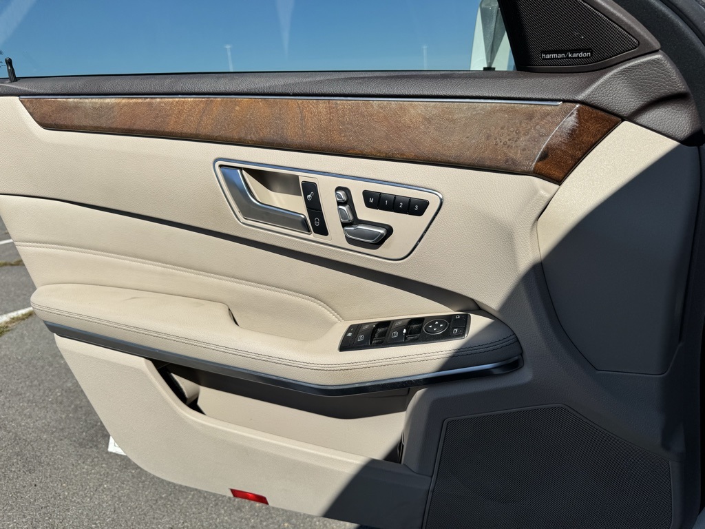 2014 Mercedes Benz E 350 photo 20