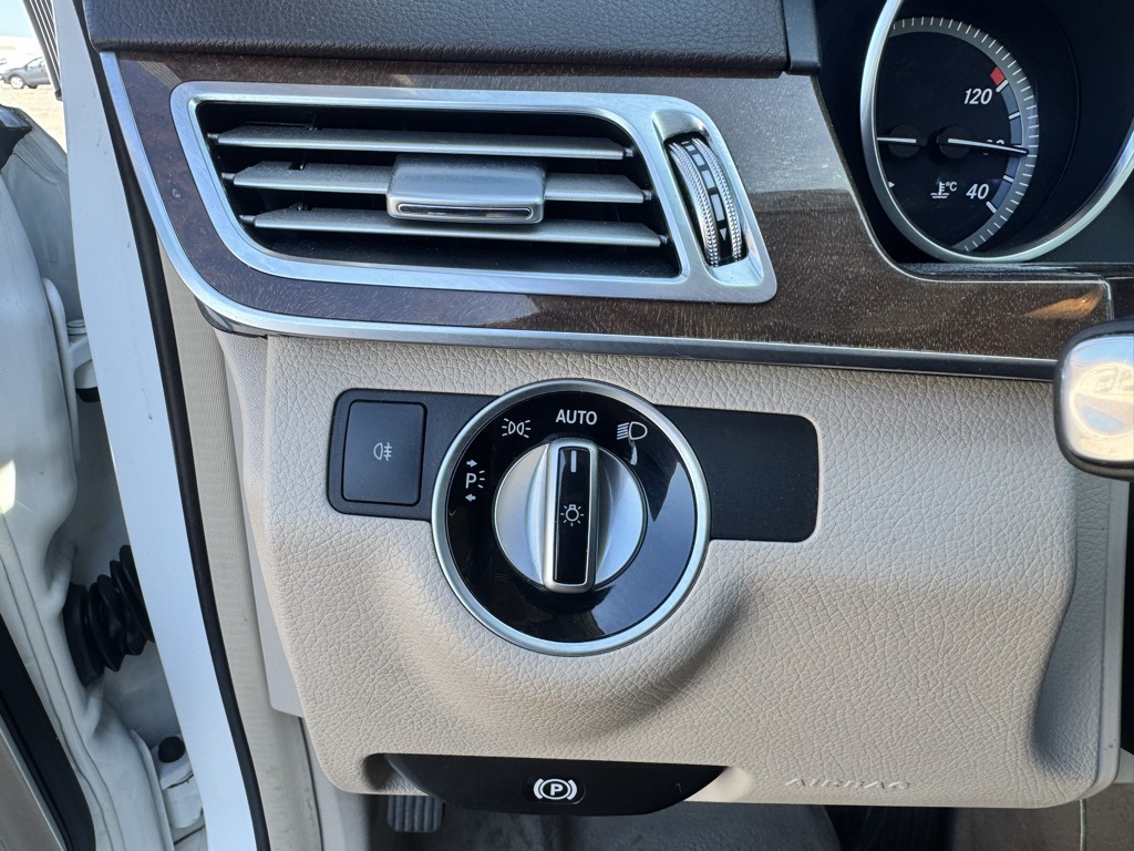 2014 Mercedes Benz E 350 photo 22