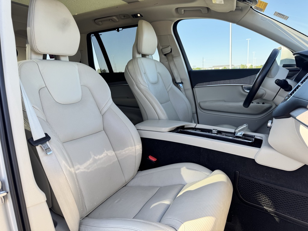 2021 Volvo XC90 Recharge T8 Inscription photo 8