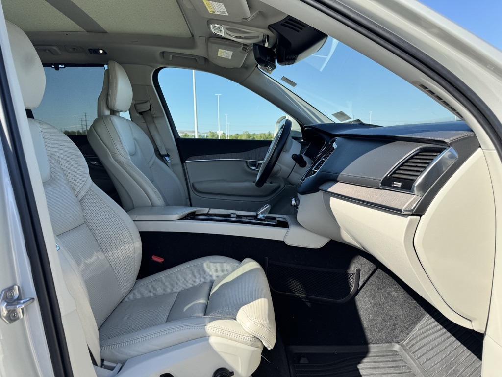 2021 Volvo XC90 Recharge T8 Inscription photo 10
