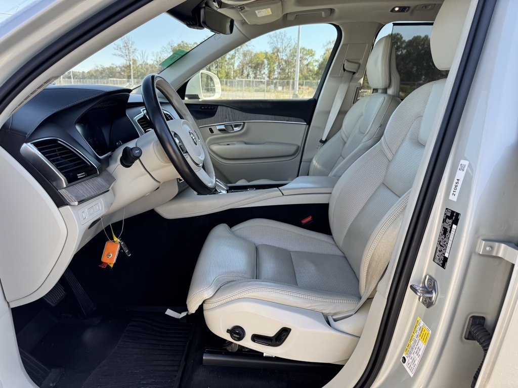 2021 Volvo XC90 Recharge T8 Inscription photo 11