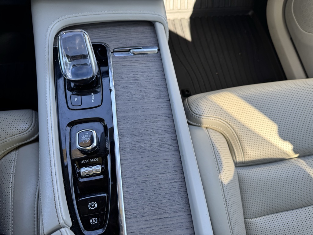 2021 Volvo XC90 Recharge T8 Inscription photo 24