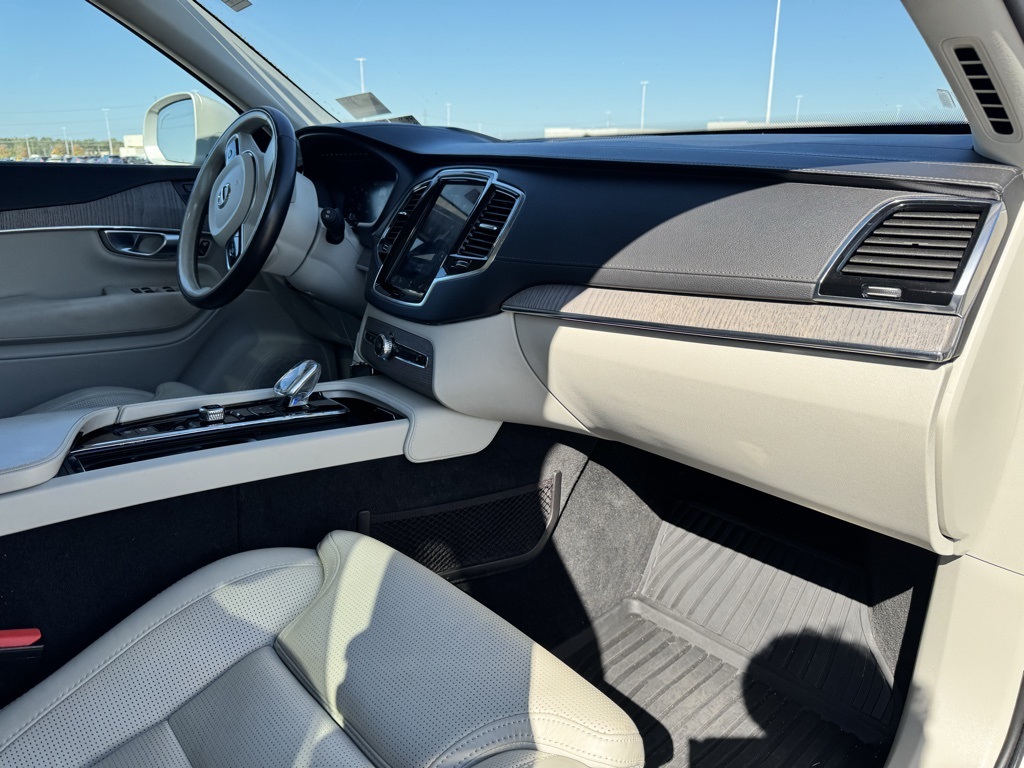 2021 Volvo XC90 Recharge T8 Inscription photo 6