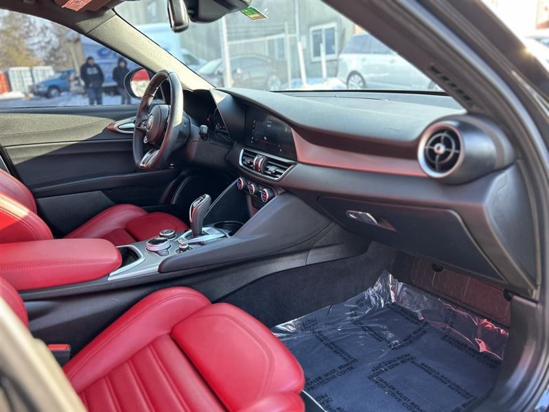 2024 ALFA ROMEO GIULIA TI