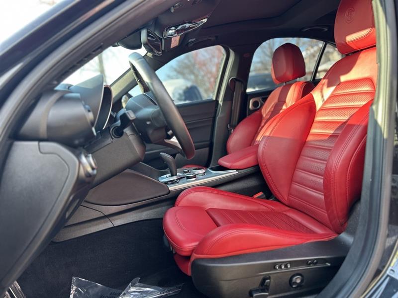 2024 ALFA ROMEO GIULIA TI