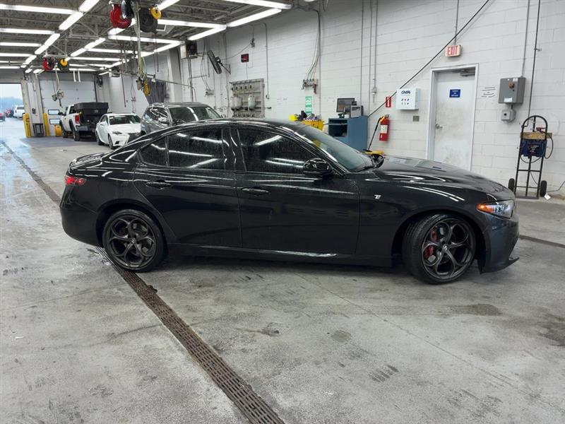 2024 ALFA ROMEO GIULIA TI