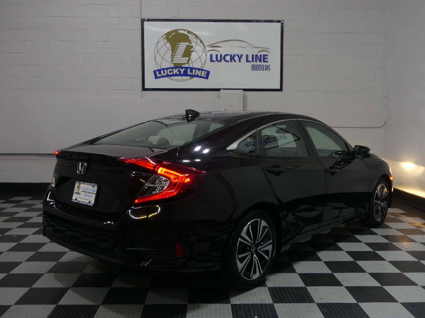 2017 Honda Civic EX-T photo 9