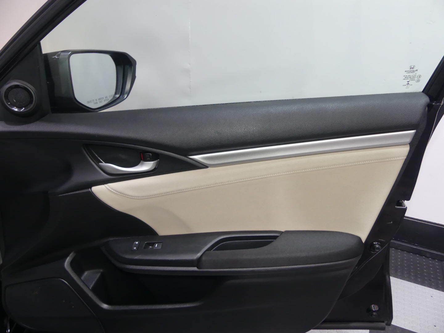 2017 Honda Civic EX-T photo 16