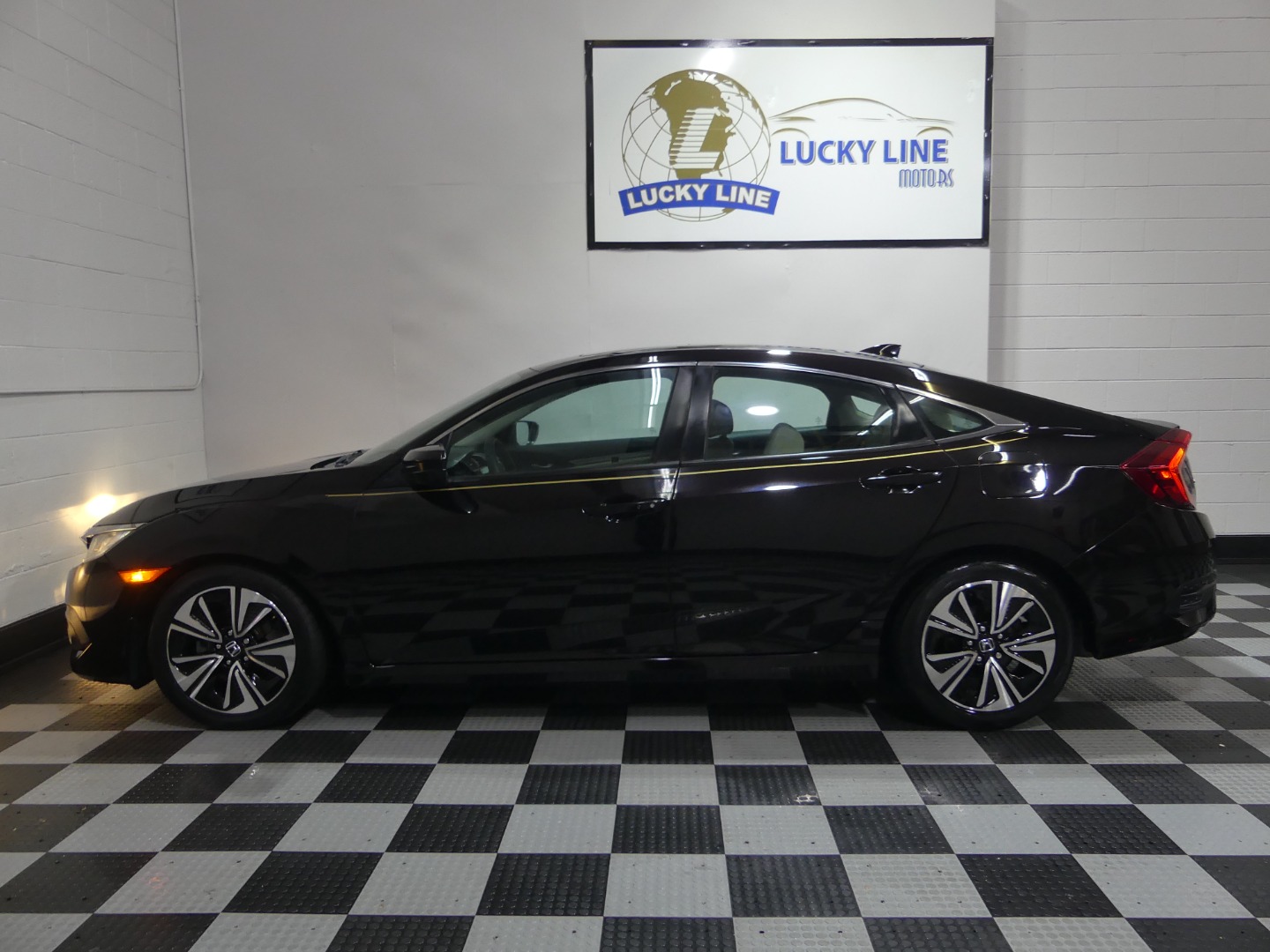 2017 Honda Civic EX-T photo 6
