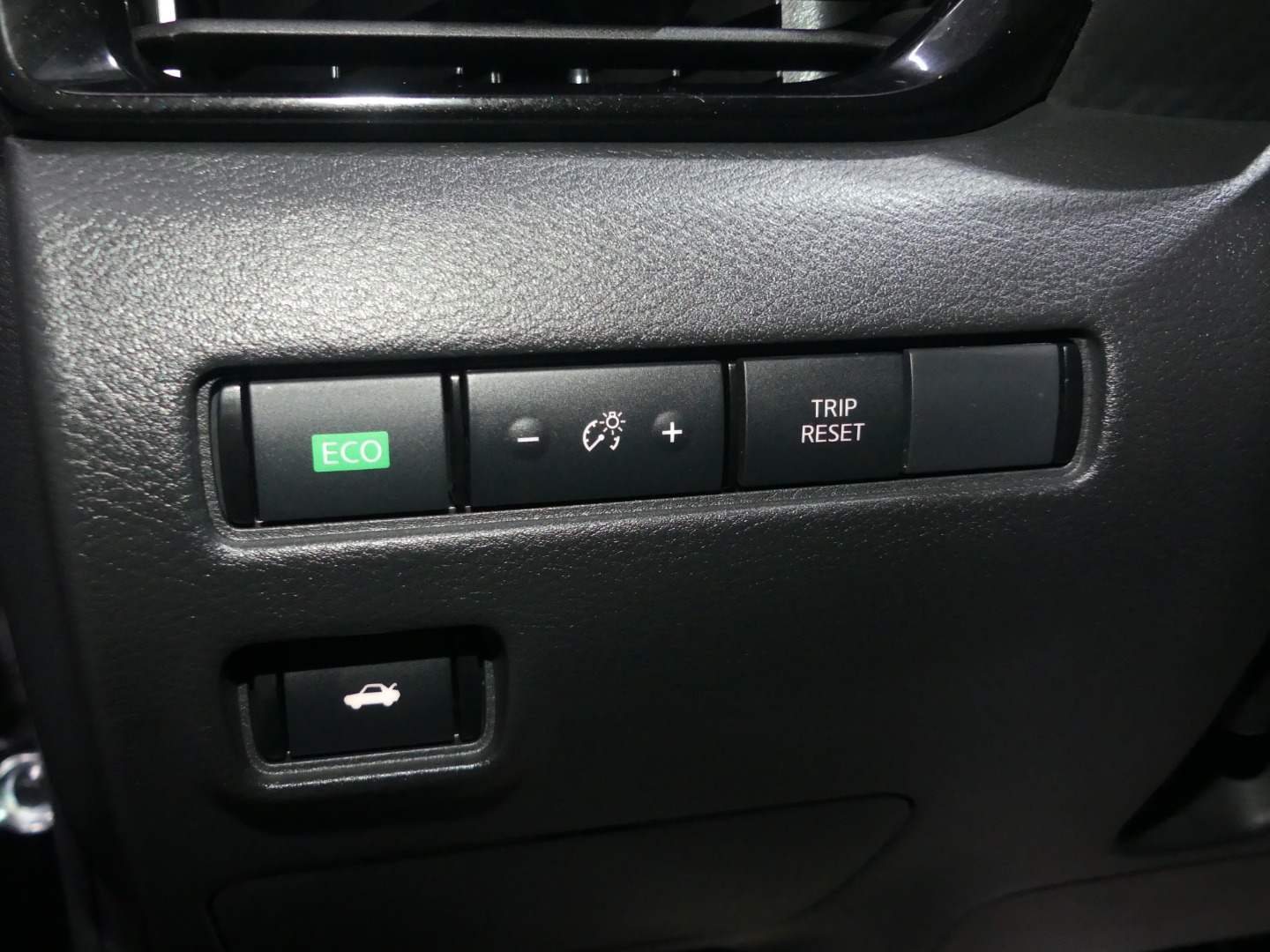 2025 Nissan Sentra SR photo 26