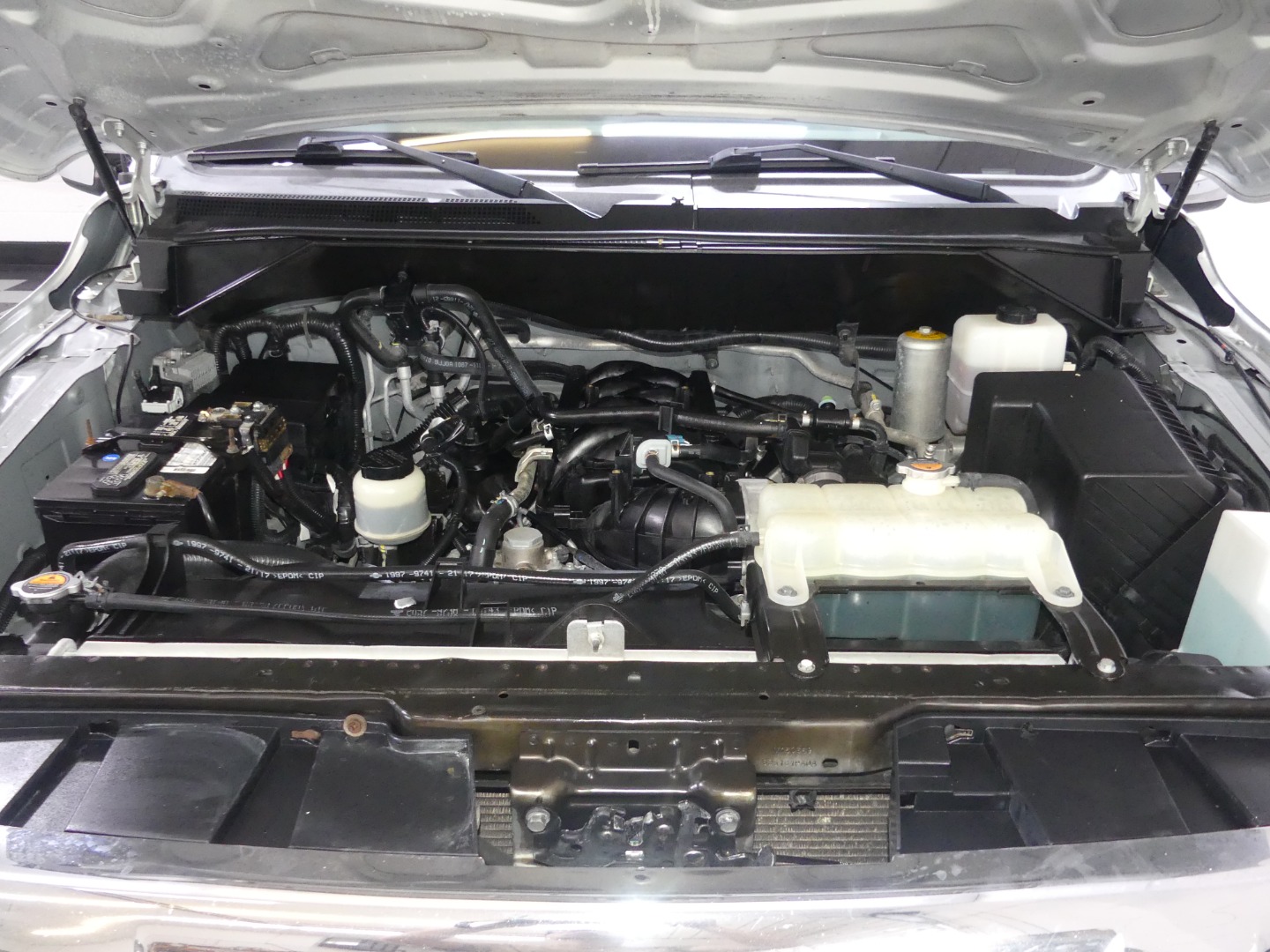 2017 Nissan NV3500 SL Passenger photo 11