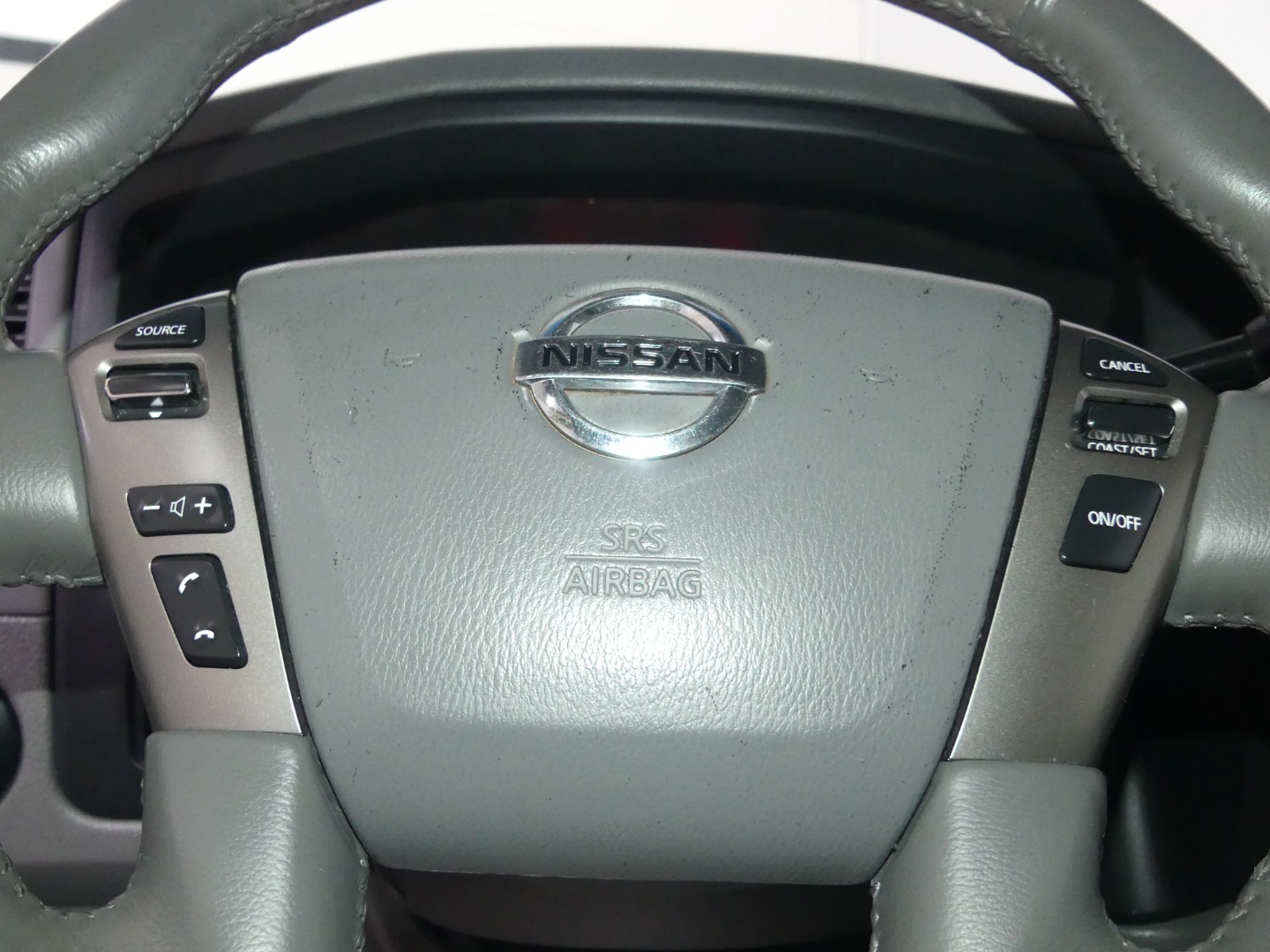 2017 Nissan NV3500 SL Passenger photo 25