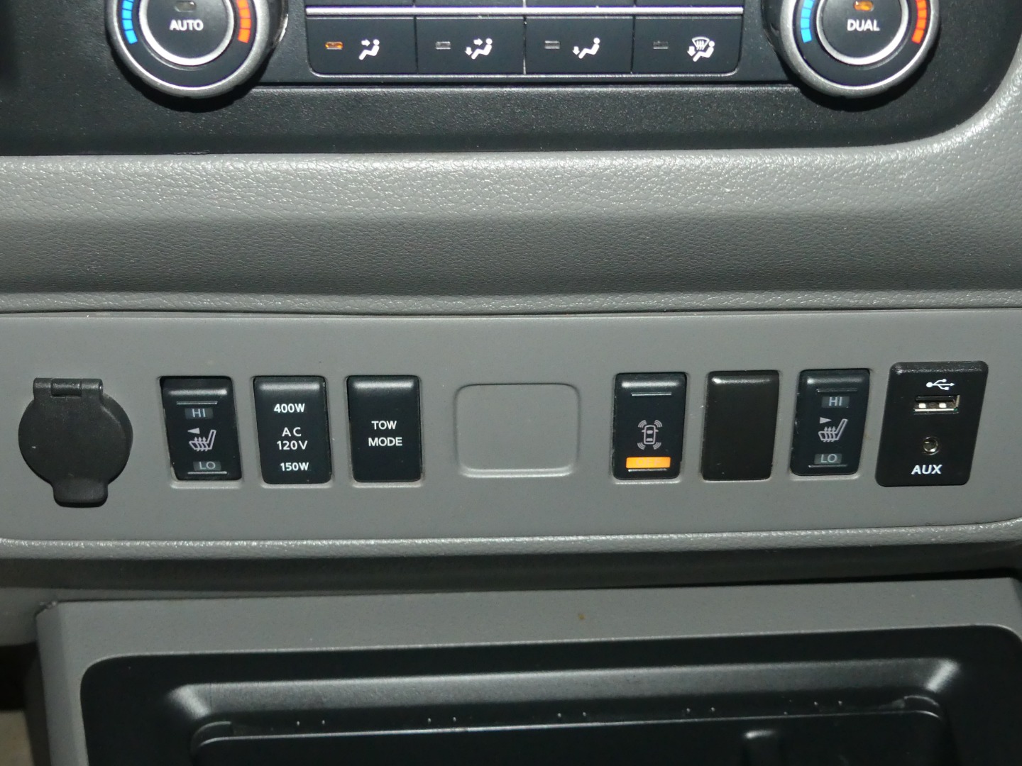 2017 Nissan NV3500 SL Passenger photo 31