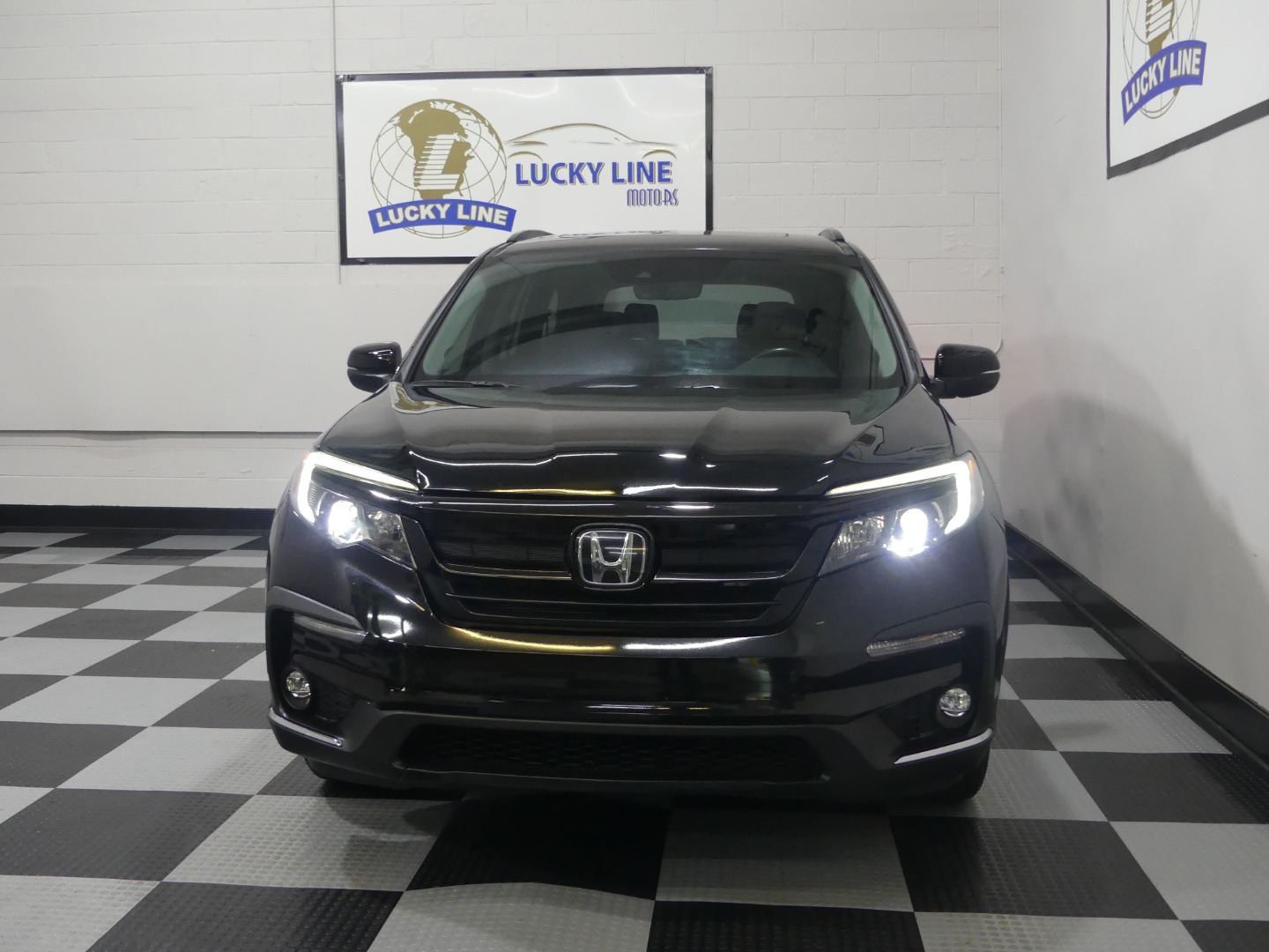 2021 Honda Pilot Special Edition photo 3