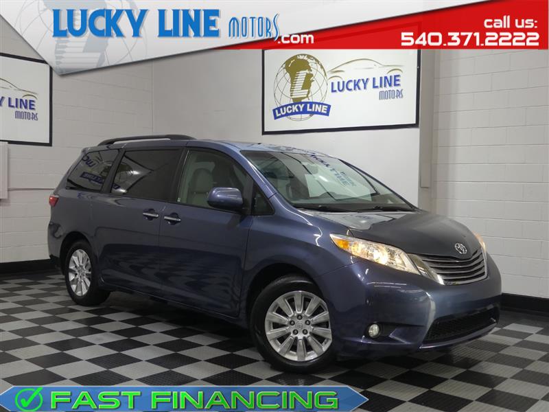 2015 Toyota Sienna XLE photo 2