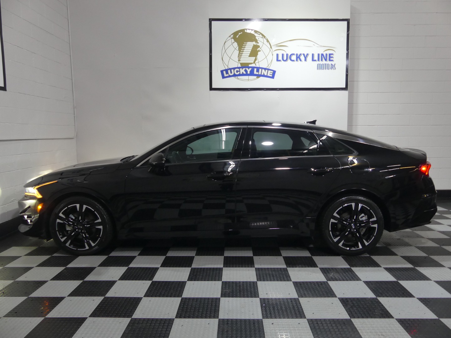 2021 Kia K5 GT-Line photo 8