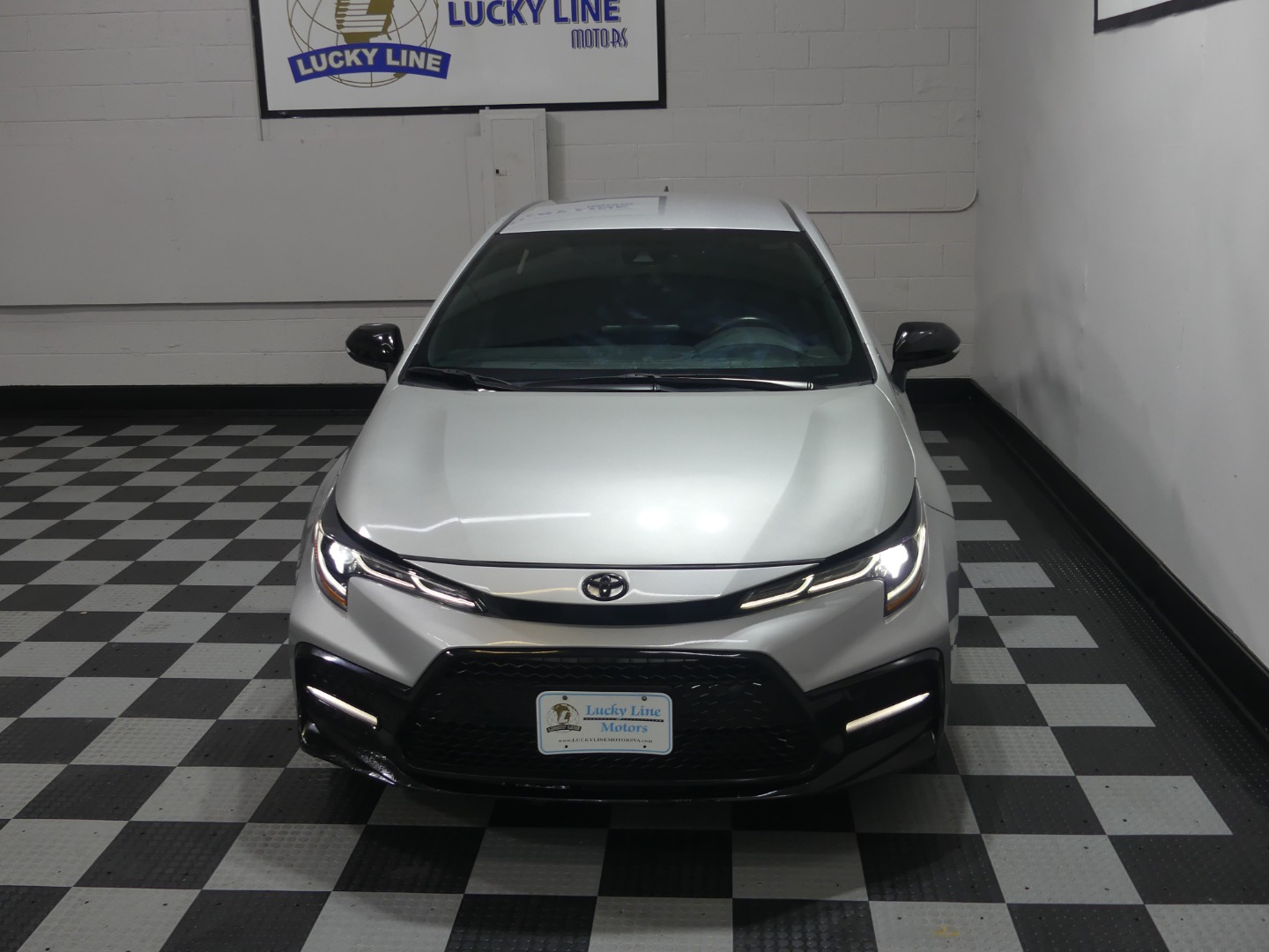 2022 Toyota Corolla SE photo 2