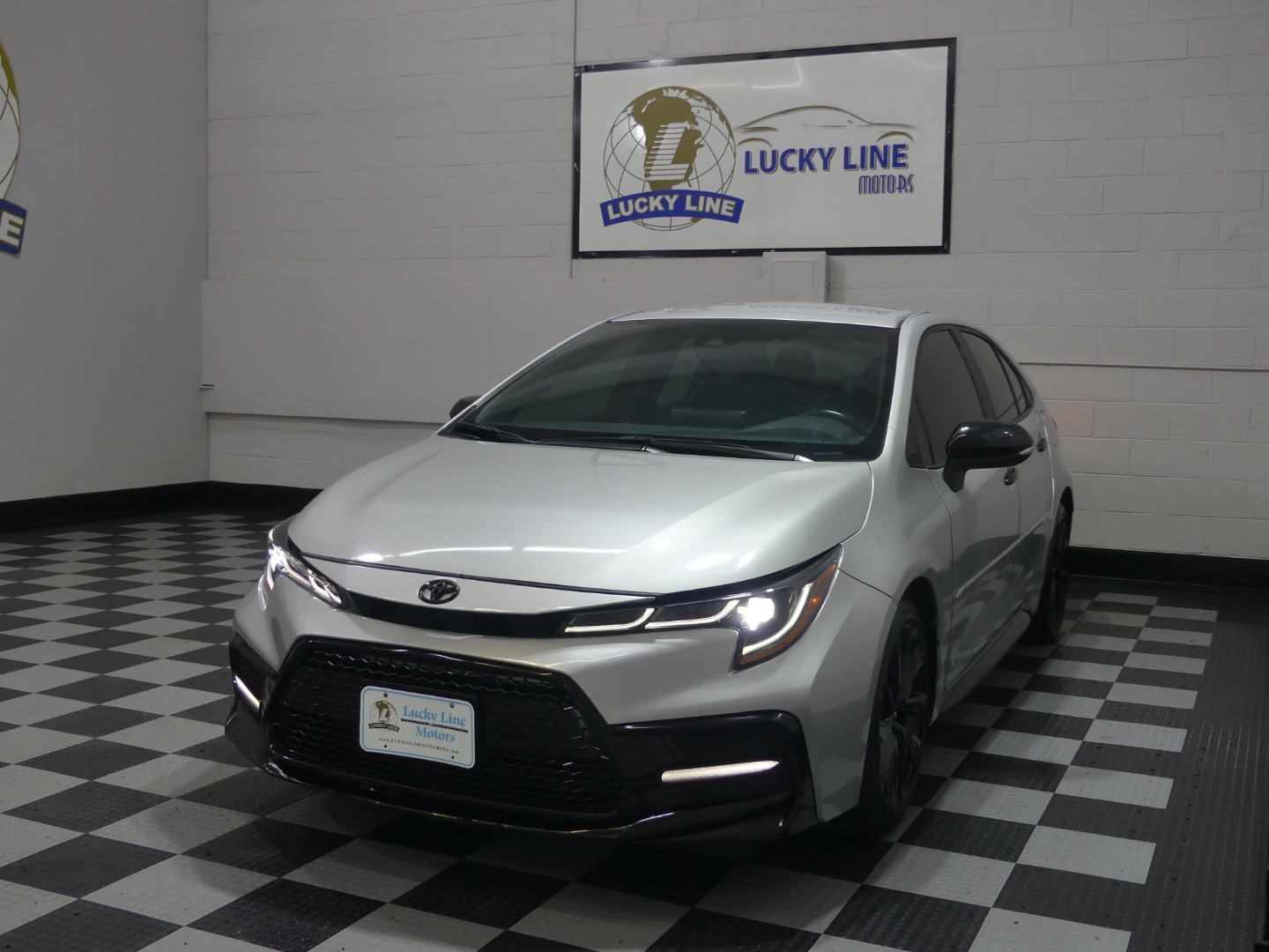 2022 Toyota Corolla SE photo 3
