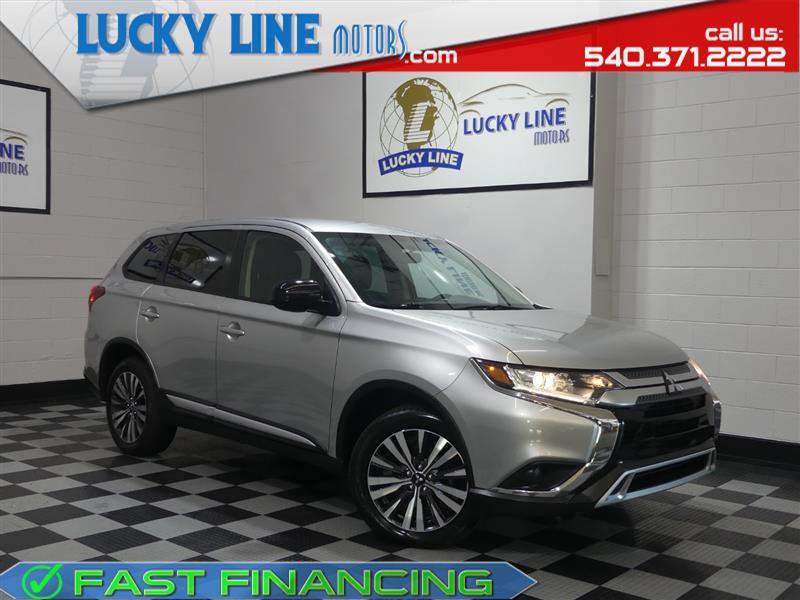 2020 Mitsubishi Outlander ES photo 2