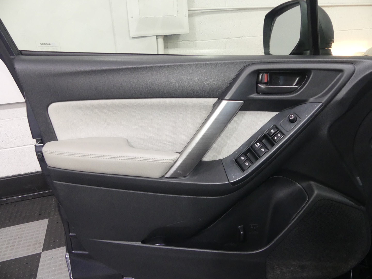 2016 Subaru Forester 2.5i photo 17