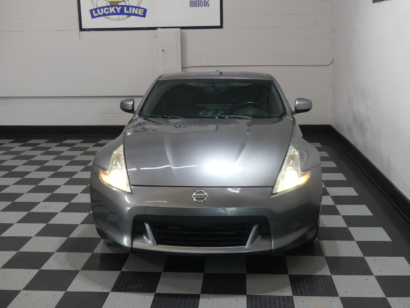2011 Nissan 370Z Touring photo 4