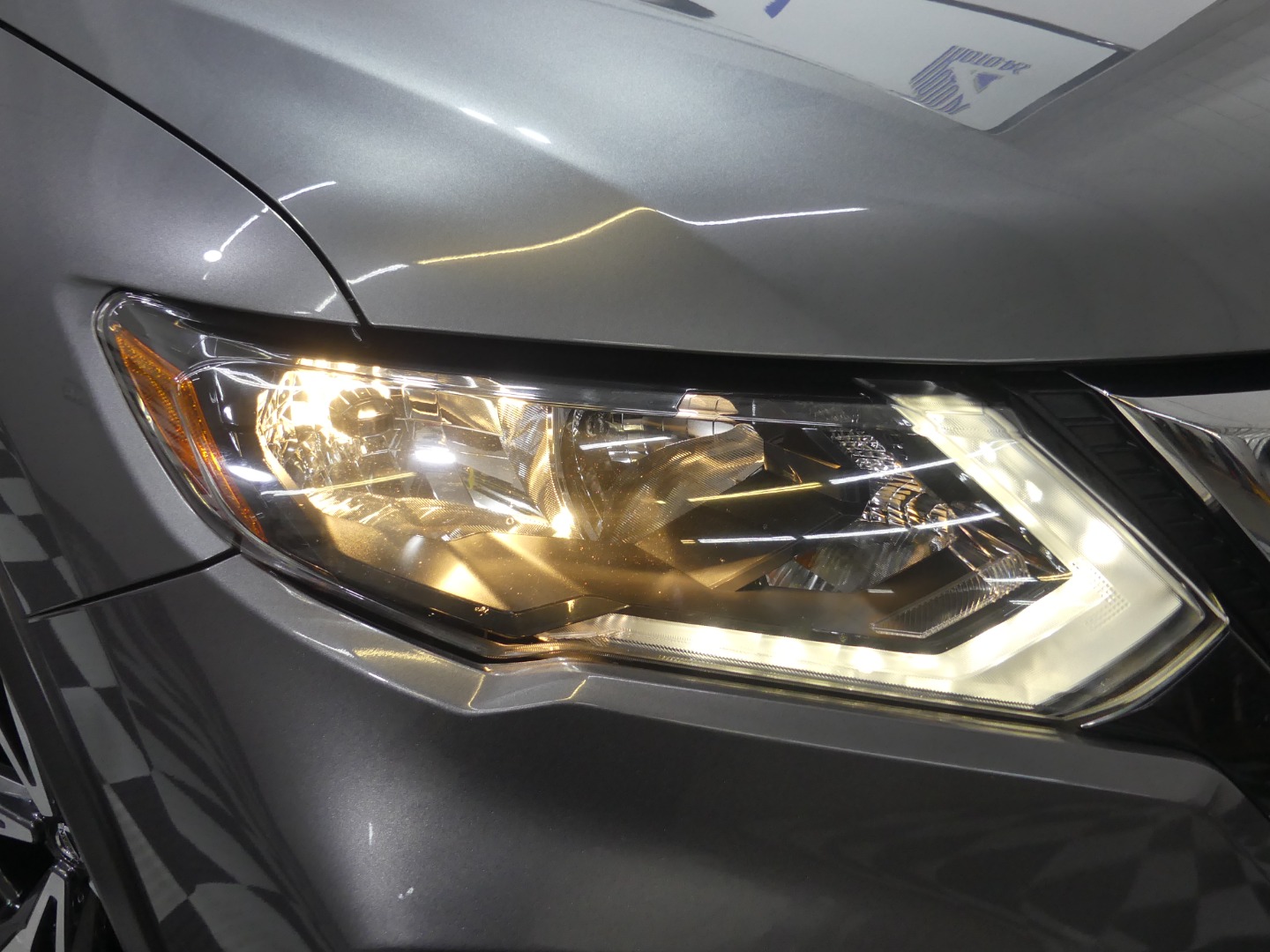 2019 Nissan Rogue SV photo 16