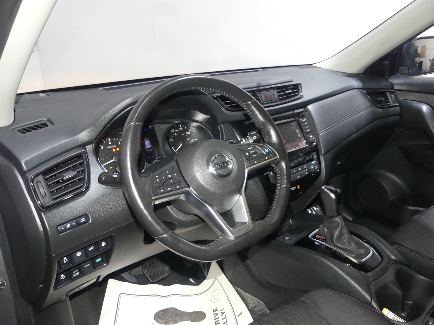 2019 Nissan Rogue SV photo 24
