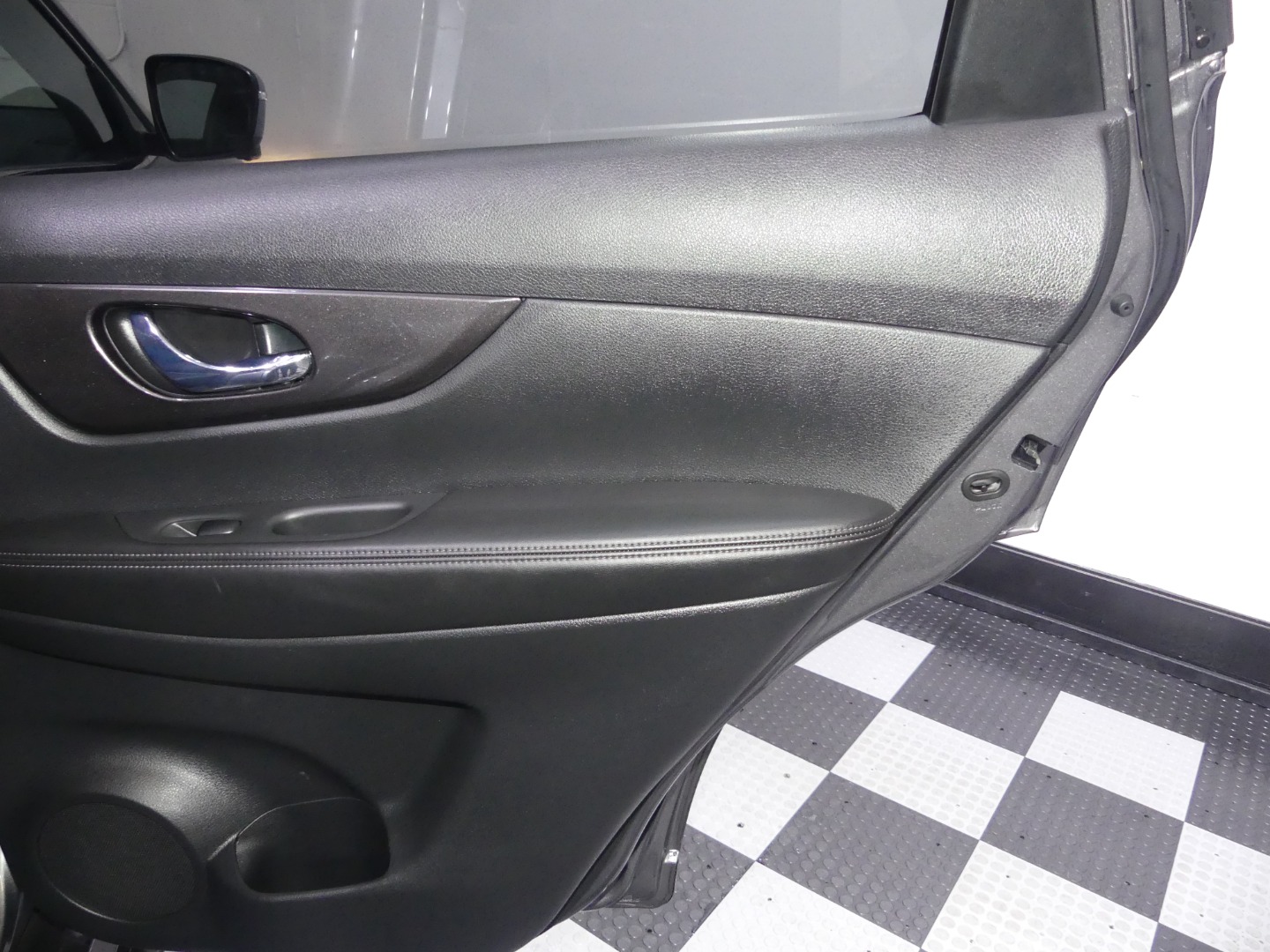 2019 Nissan Rogue SV photo 27