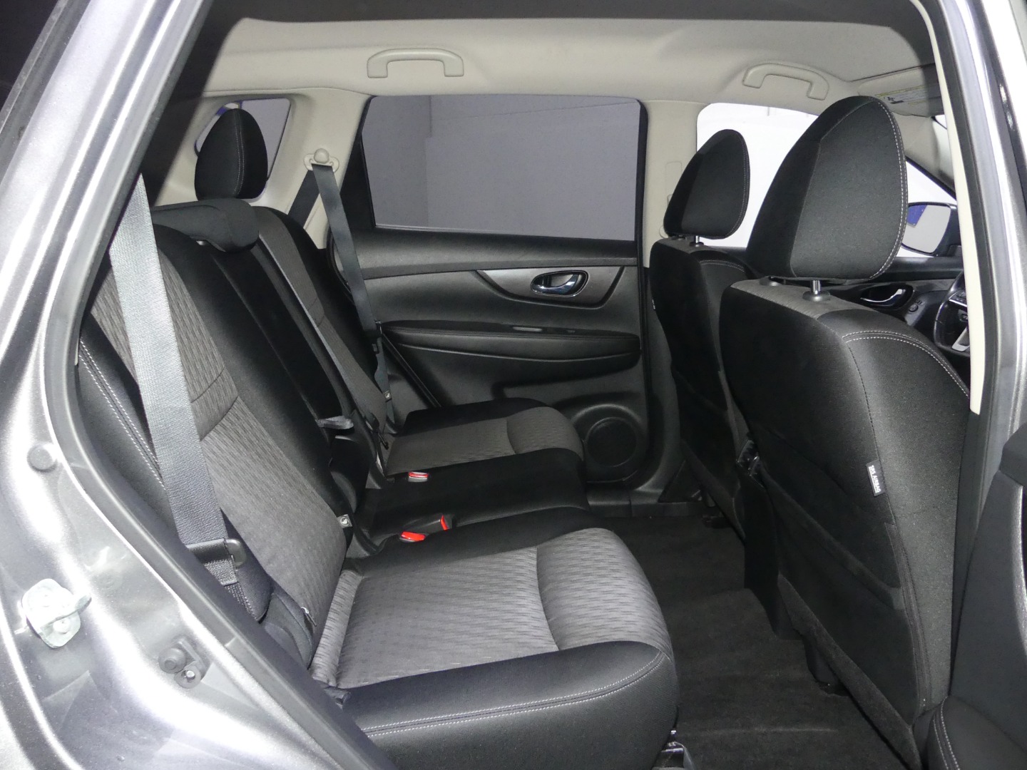 2019 Nissan Rogue SV photo 29