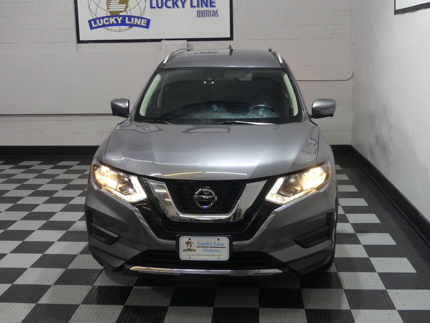 2019 Nissan Rogue SV photo 4