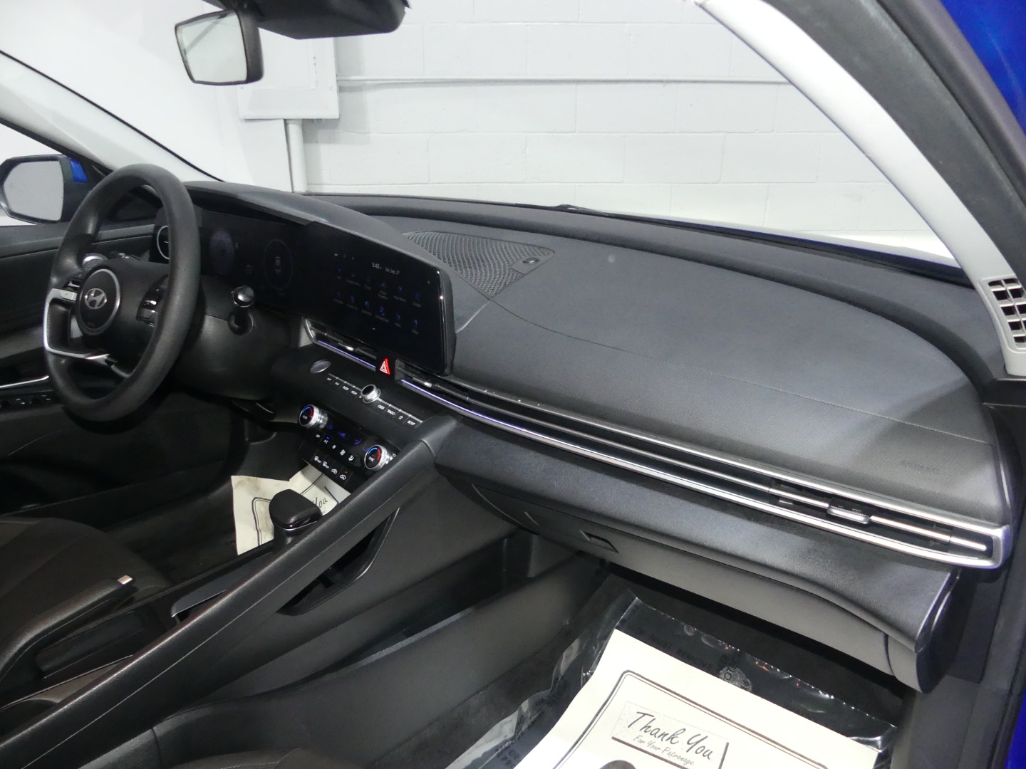 2024 Hyundai Elantra SEL photo 23